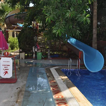 Hibiscus Garden 3*