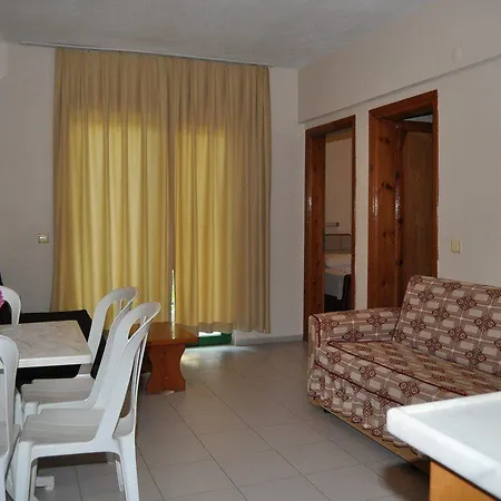 Hibiscus Garden 3* Armutalan