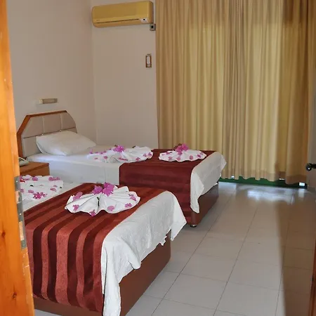 Hibiscus Garden Otel Armutalan
